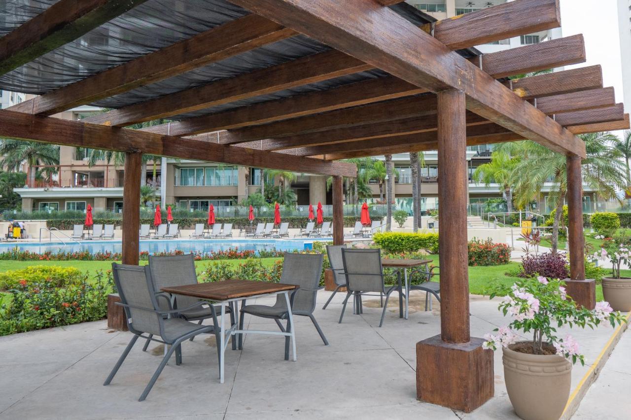 Ocean Front Condo Sleeps 4 Adults-Grand Venetian T3000-1606 Puerto Vallarta Exterior foto
