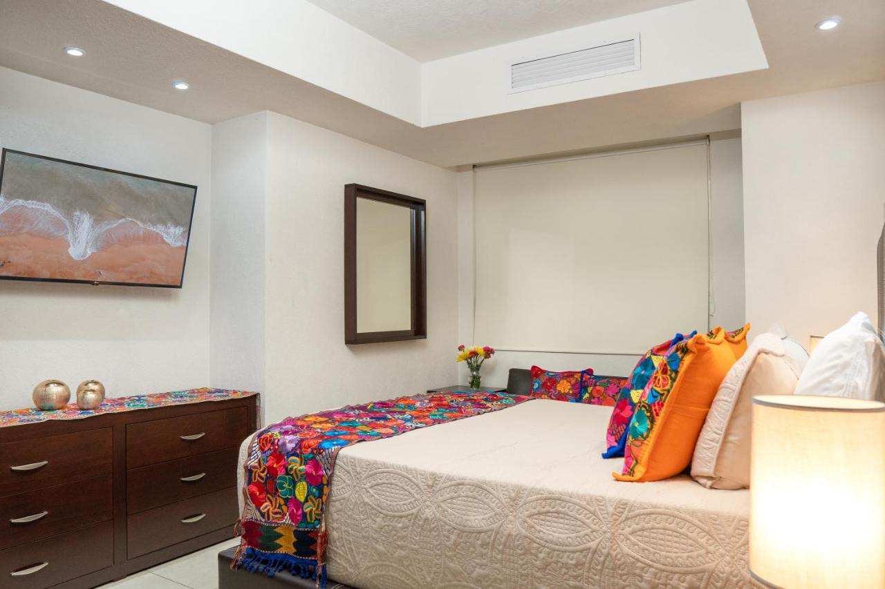 Ocean Front Condo Sleeps 4 Adults-Grand Venetian T3000-1606 Puerto Vallarta Exterior foto