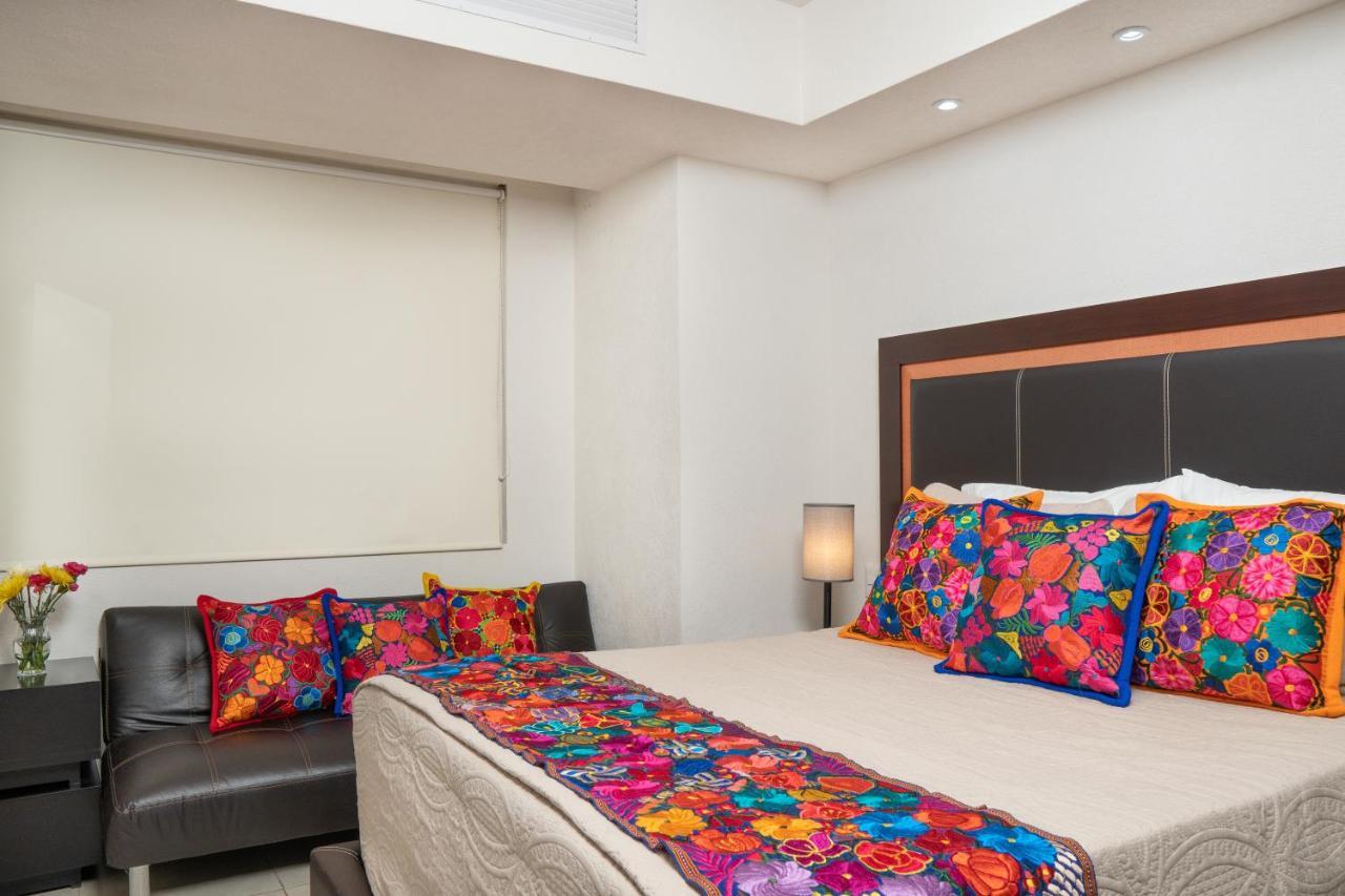 Ocean Front Condo Sleeps 4 Adults-Grand Venetian T3000-1606 Puerto Vallarta Exterior foto