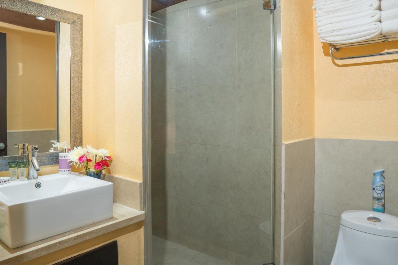 Ocean Front Condo Sleeps 4 Adults-Grand Venetian T3000-1606 Puerto Vallarta Exterior foto
